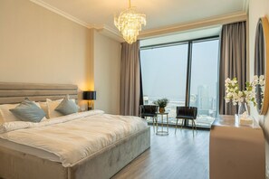 3 slaapkamers, een strijkplank/strijkijzer, gratis wifi, beddengoed