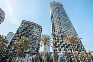 Exterior - WORLD CLASS | 3BR | Burj Khalifa & Fountain view (Dubai)