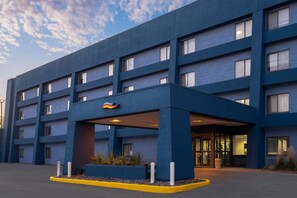 Exterior - Days Inn By Wyndham Davenport (Davenport)