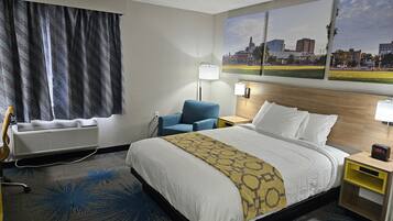 Kamar, 1 Tempat Tidur Queen, akses difabel, Bebas Asap Rokok (Mobility, Roll-in Shower) | Didekorasi berbeda-beda dan dilengkapi dengan perabotan berbeda-beda