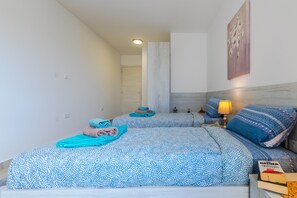 3 bedrooms, iron/ironing board, WiFi, bed sheets