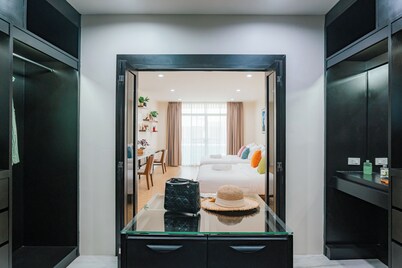 ELEGANCE/ CITY CENTER/ Phrom Phong BTS/ Emquartier/ Terminal 21