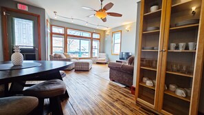TV - 3 Min to Lake Michigan, 15 Min to Ski Crystal (2) (Elberta)