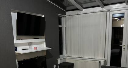 3 bed House in Blackpool With Cinema & hot tub