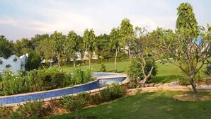 Property grounds - Loft with Pool (Jaipur)