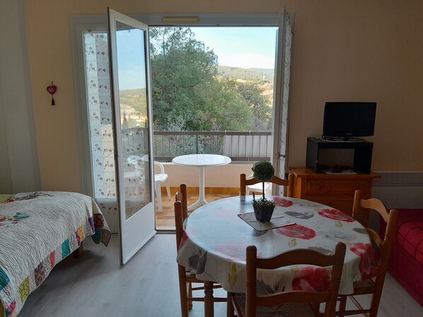 Dining - Studio 27 m² et 6 m² de Terrasse à 5 Minutes des Thermes (Amélie-les-Bains-Palalda)