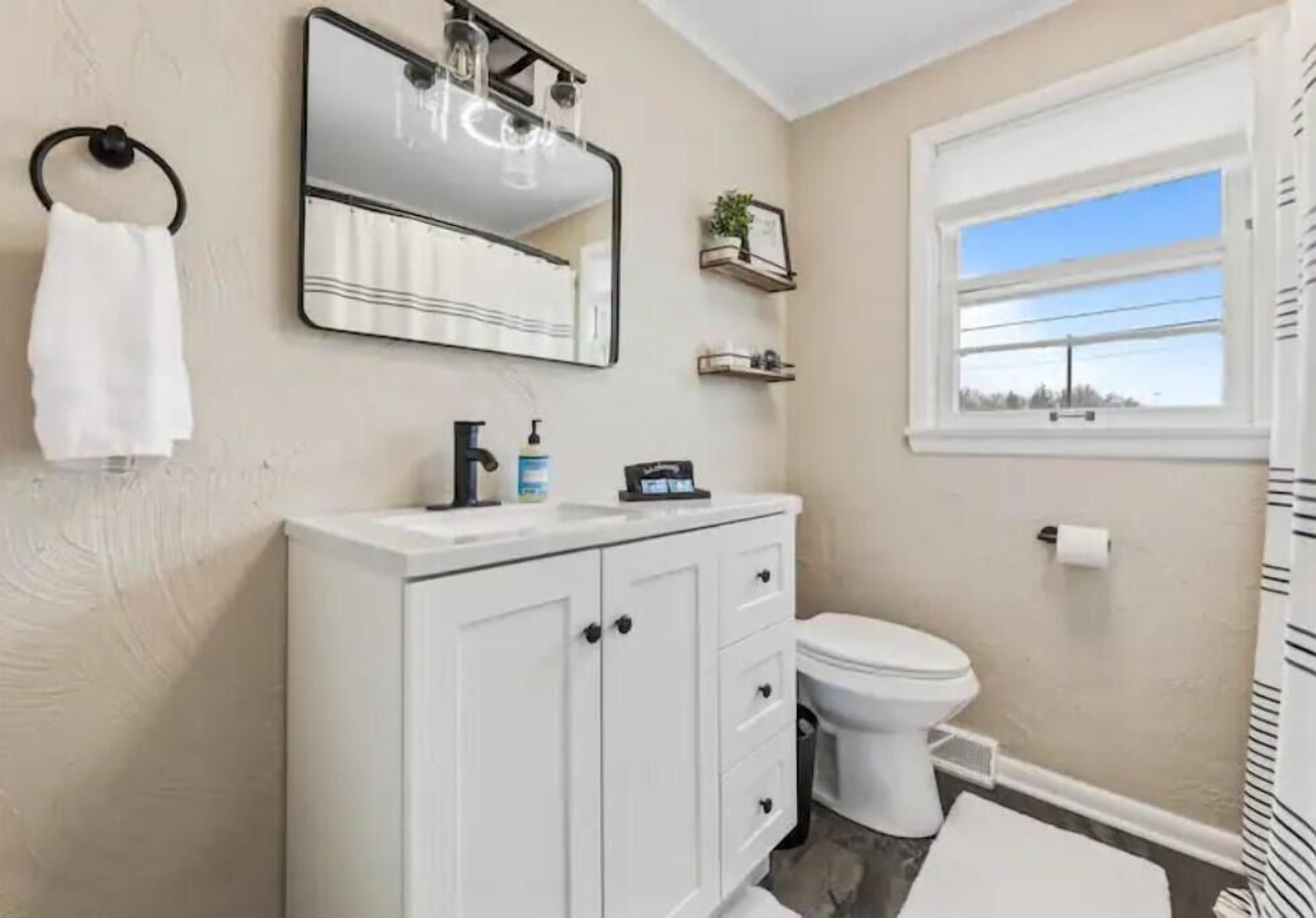 Hårføner, håndklær, såpe og sjampo