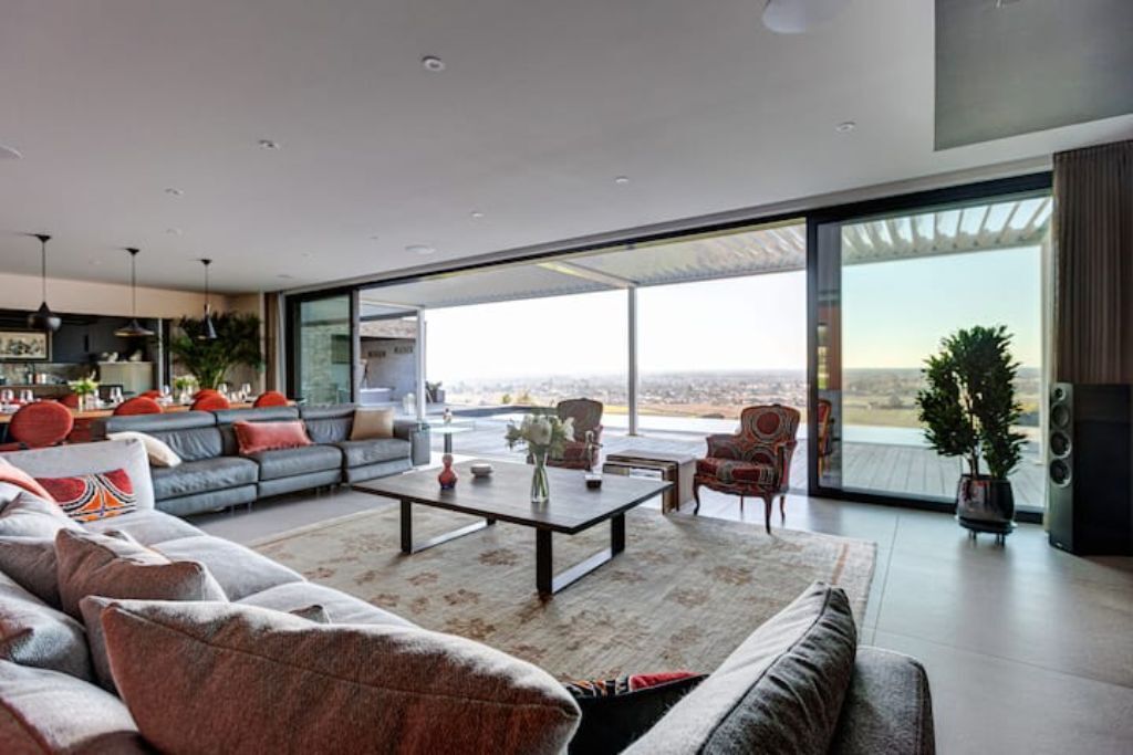 Smart TV, fireplace, DVD player, books