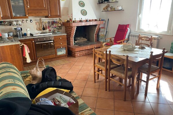 Fireplace - "Croco" House in Pescara (Pescara)