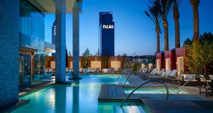 50th Floor High rise with 180° Strip Views + Open Balcony - No Resort Fees