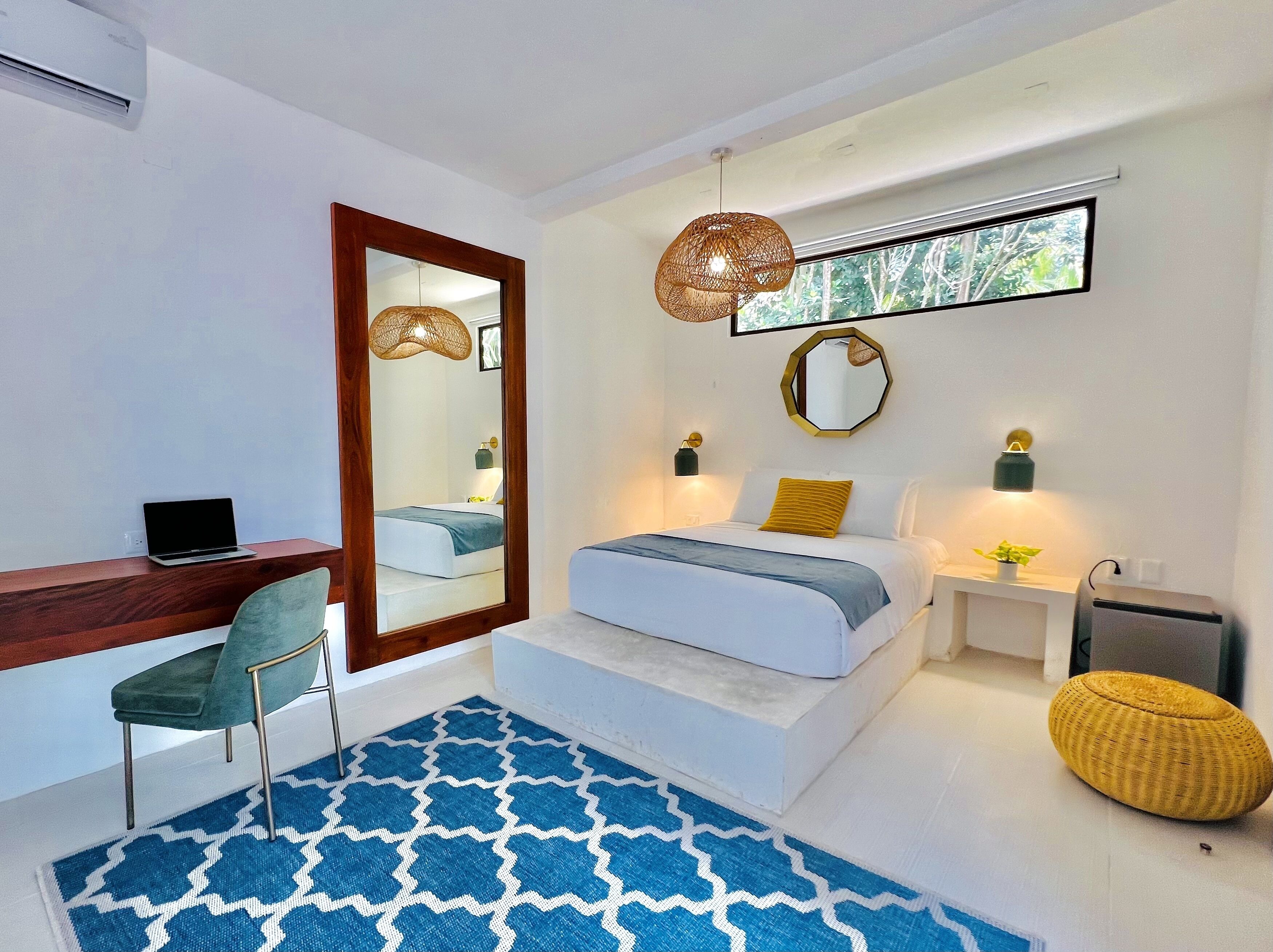 Elite Room, 1 Queen Bed, Balcony, Lake View