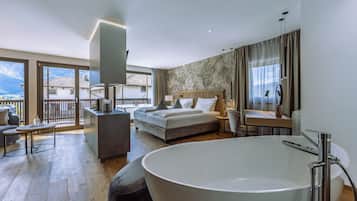Grand-Suite, Whirlpool, Bergblick