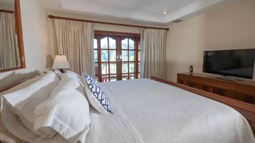 Luxury Villa | 5 bedrooms, premium bedding, down comforters, pillowtop beds