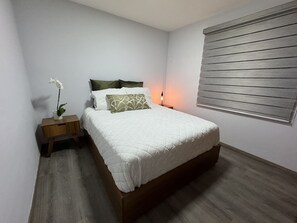 2 bedrooms, desk, iron/ironing board, free WiFi