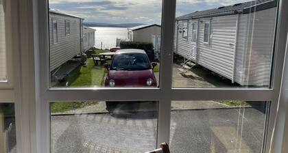 Water Lily lovely dog friendly caravan on Rockley Park, Poole Harbour + Sea View