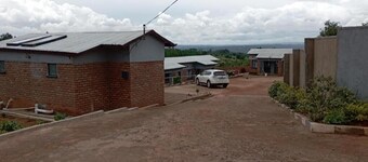 Dunduzu village lodge