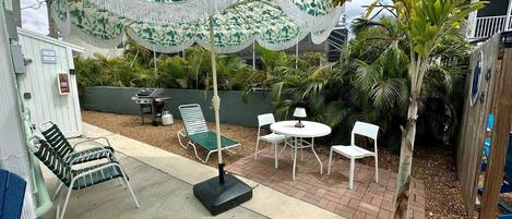 屋外ダイニングエリア