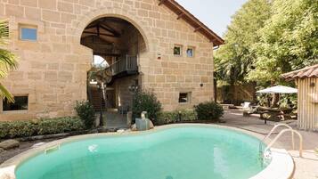 Piscine extérieure, piscine chauffée