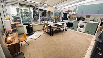 Réfrigérateur, micro-ondes, four, lave-vaisselle