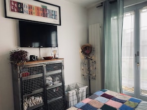 1 chambre, fer et planche Ă repasser, Wi-Fi gratuit, draps fournis