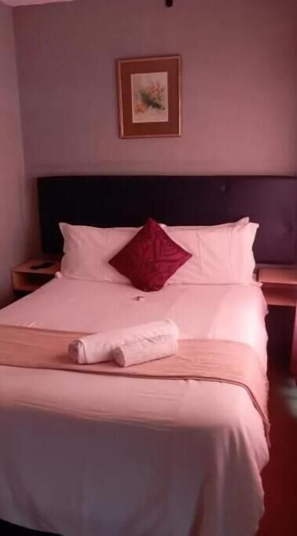 1 bedroom, WiFi, bed sheets
