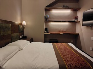 Economy Room | Desk, laptop workspace, blackout drapes, soundproofing - Beijing Huiqing Garden Bussiness Hotel (Beijing)