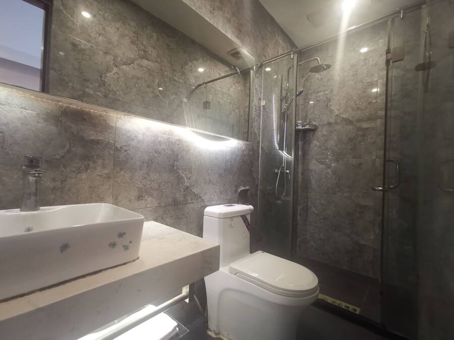 Business Triple Room | Bathroom