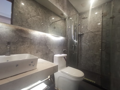 Beijing Huiqing Garden Bussiness Hotel