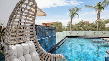 Piscina externa sazonal