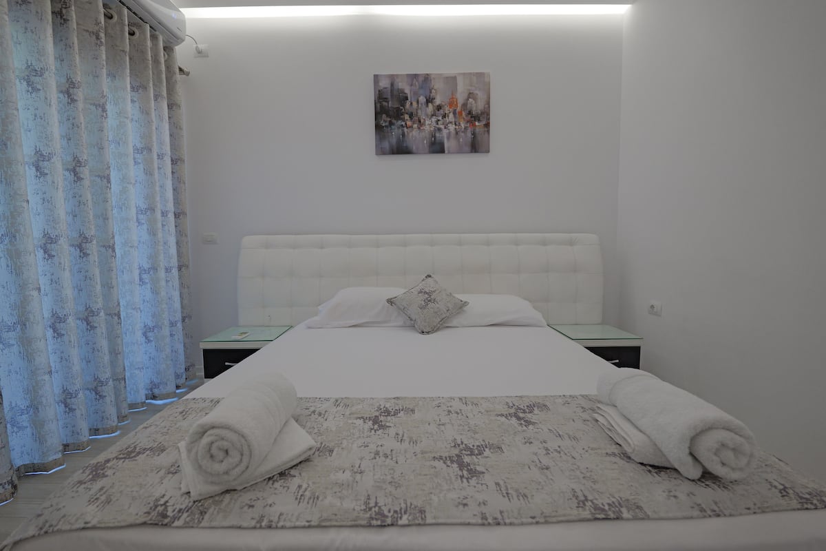 Double Room, Balcony | 1 bedroom, soundproofing, free WiFi, bed sheets