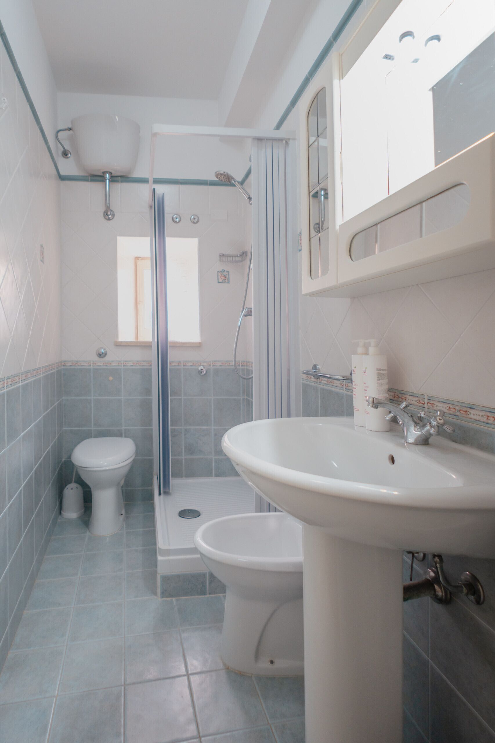 Dusche, Haartrockner, Bidet, Handtücher