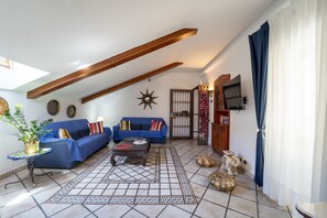 TV - Casa Raffaela by Wonderful Italy (Napoli)