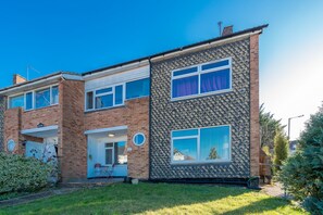 Apartment | Exterior - Madika Homes Stunning 2-bed Apartment in Edgware (London)