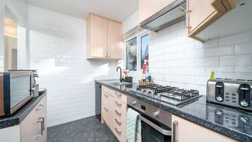 Apartment | Private kitchen | Fridge, microwave, oven, stovetop