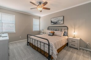 3 Schlafzimmer, Bügeleisen/Bügelbrett, WLAN, Bettwäsche