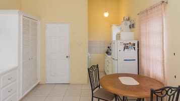 Standard Studio | In-room dining