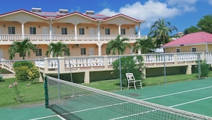 Tennis court - Yacht View Apartments (St. George's)