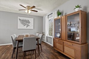 Dining - Easy access to the interstate and all that Springfield has to offer. (Springfield)