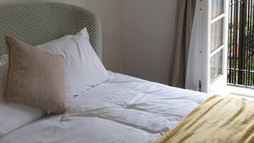 Executive Apartment | 2 bedrooms, Egyptian cotton sheets, premium bedding