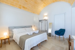 In-room safe, desk, free WiFi, bed sheets - Masseria Abadia Uno (Ostuni)