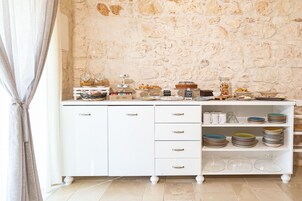 Colazione a buffet inclusa, servita tutte le mattine 