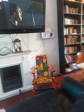 Smart TV, ping pong, books, music library - THE Studenthostelfree Facilities All Prices Include: Free Breakfast (Utrecht)