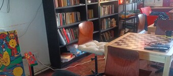 THE Studenthostelfree Facilities All Prices Include: Free Breakfast