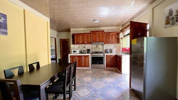 Appartement Standard, 3 chambres, cuisine | Coin séjour