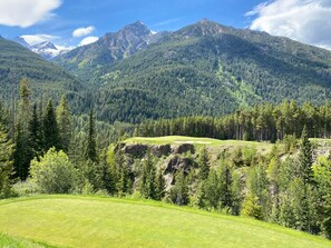 Golf - Carsonland Getaways Panorama BC (Panorama)