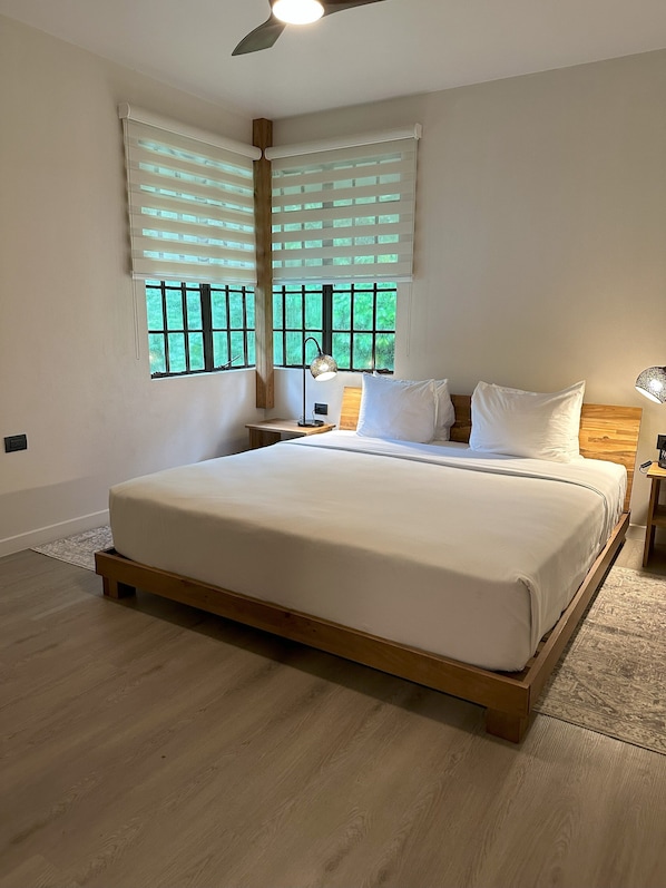 Casa geminada, 3 quartos | Cofres nos quartos, ferros/tábuas de passar roupa, Wi-Fi de cortesia