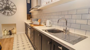 Dishwasher, cookware/dishes/utensils
