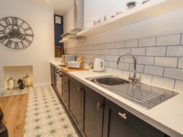 Lava-louças, talheres/pratos/utensílios de cozinha