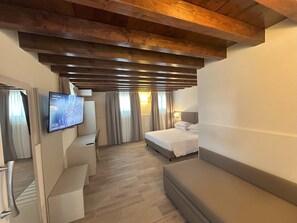 Hypo-allergenic bedding, down duvets, minibar, in-room safe - La  casetta  (Rubano)