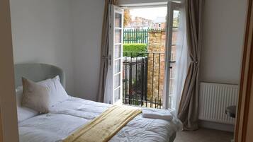 Executive Apartment | 2 bedrooms, Egyptian cotton sheets, premium bedding